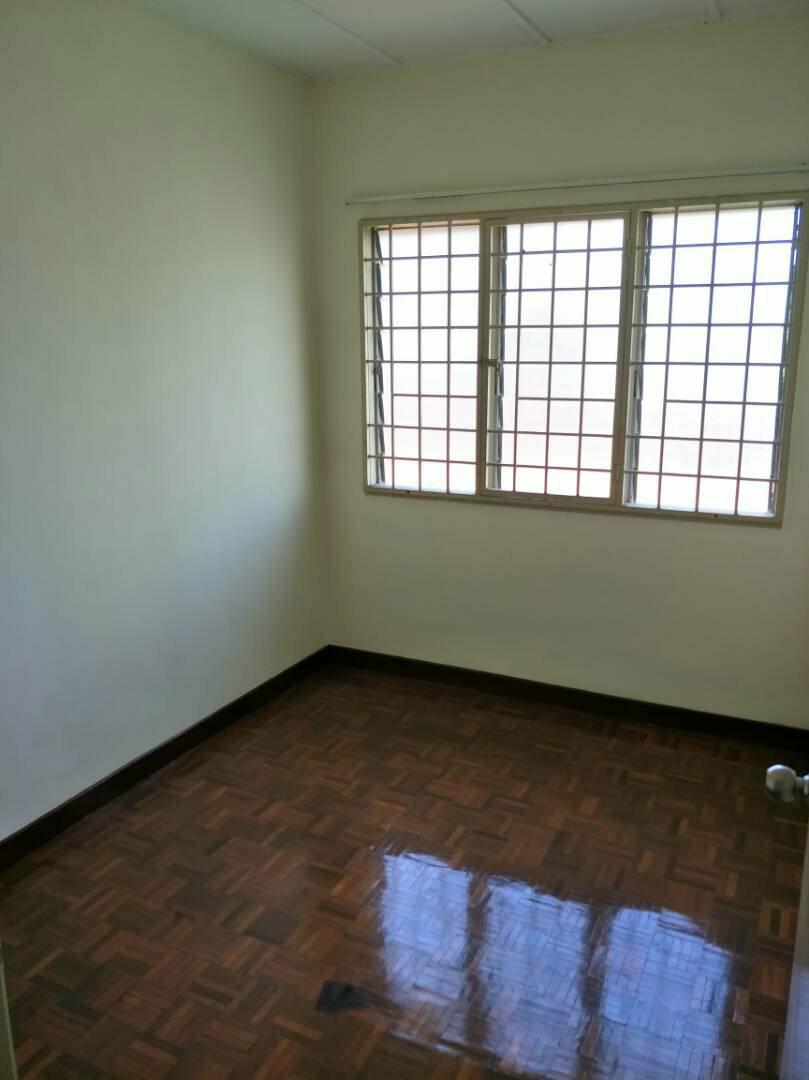 2sty Puchong Utama 8 basic unit, good condition - photo 4