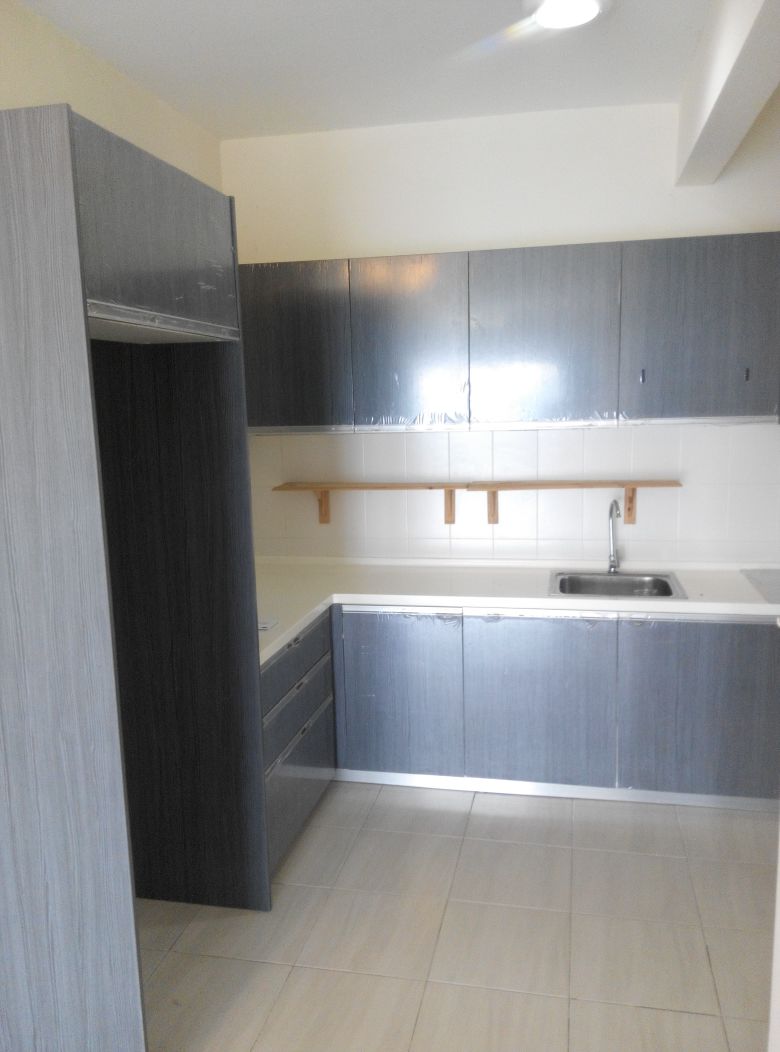 Koi kinrara condo, 1072sf, with kitchen cabinet - photo 2