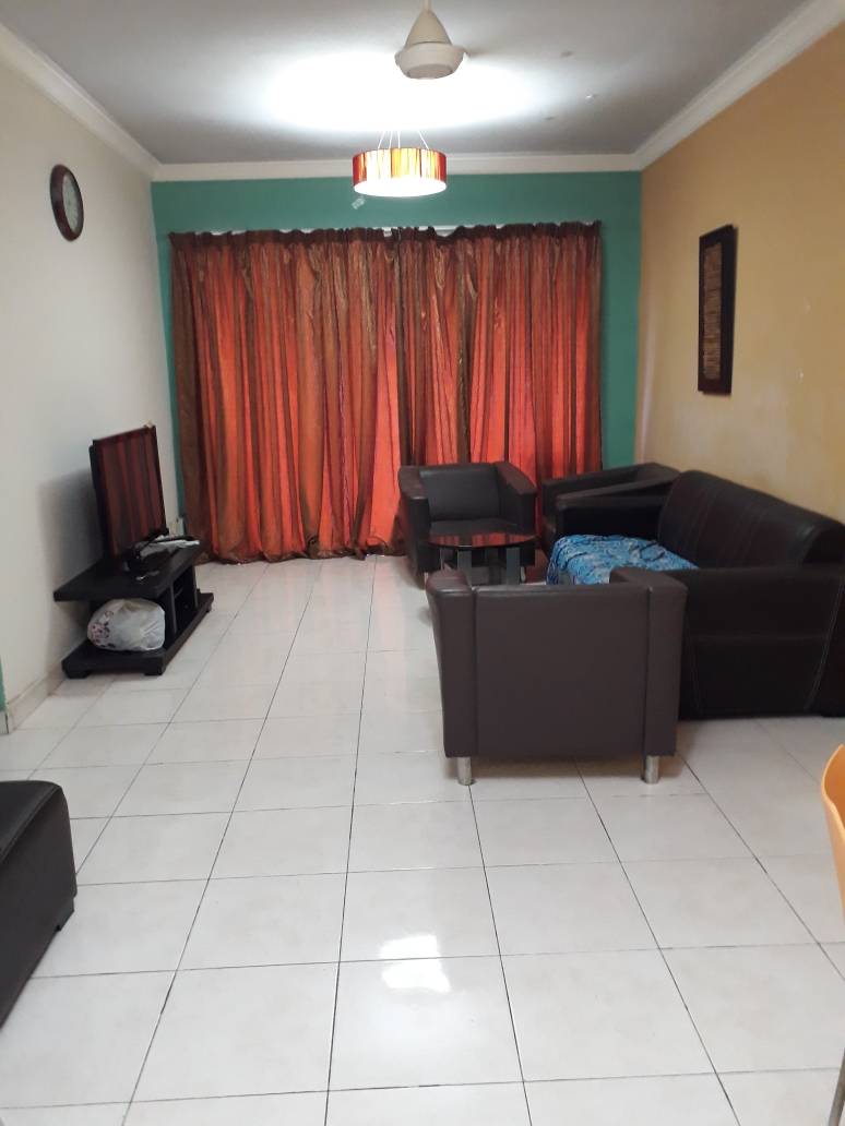 Koi tropika condo puchong, kitchen cabinet - photo 2