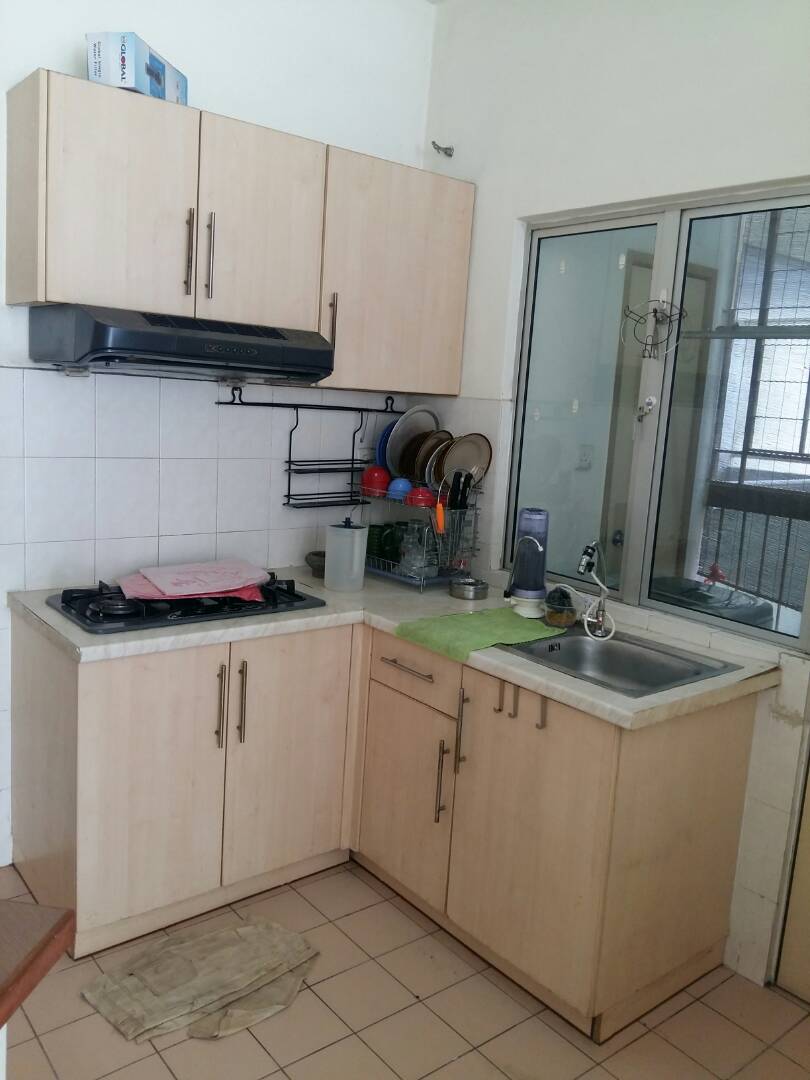 Koi tropika condo puchong, kitchen cabinet - photo 2