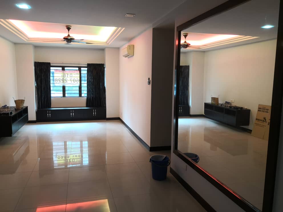 Desa Idaman Residence Puchong 955sf Ground floor - photo 3