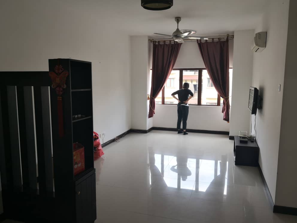 Desa Idaman Residence Puchong 955sf level 4 - photo 4
