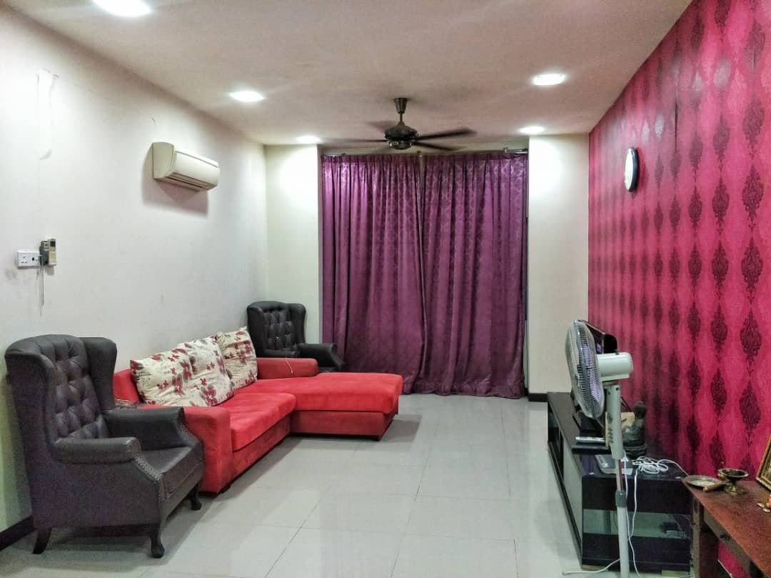 Desa Idaman Resort condo FREEHOLD renovated 1027sf - photo 2