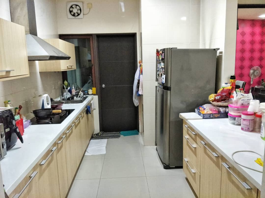 Desa Idaman Resort condo FREEHOLD renovated 1027sf - photo 3