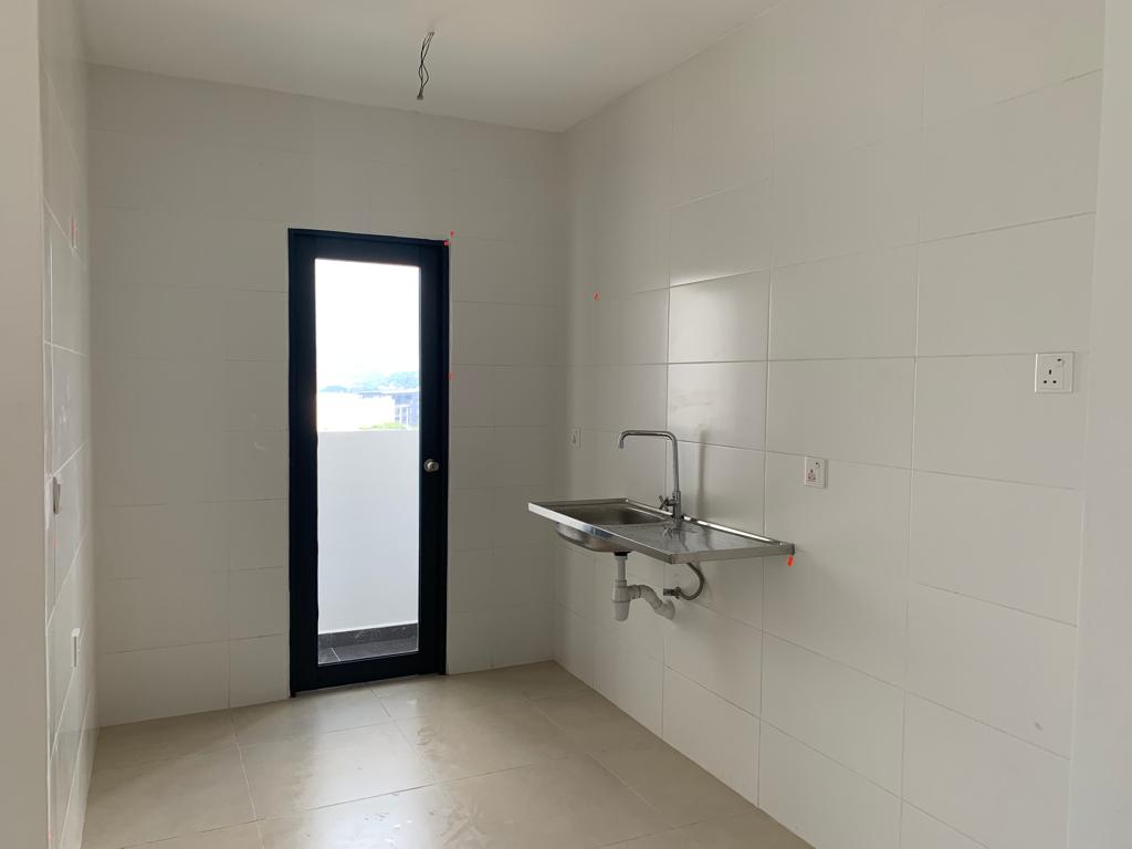 Reizz Residence 778sf brand new BELOW MARKET - photo 3