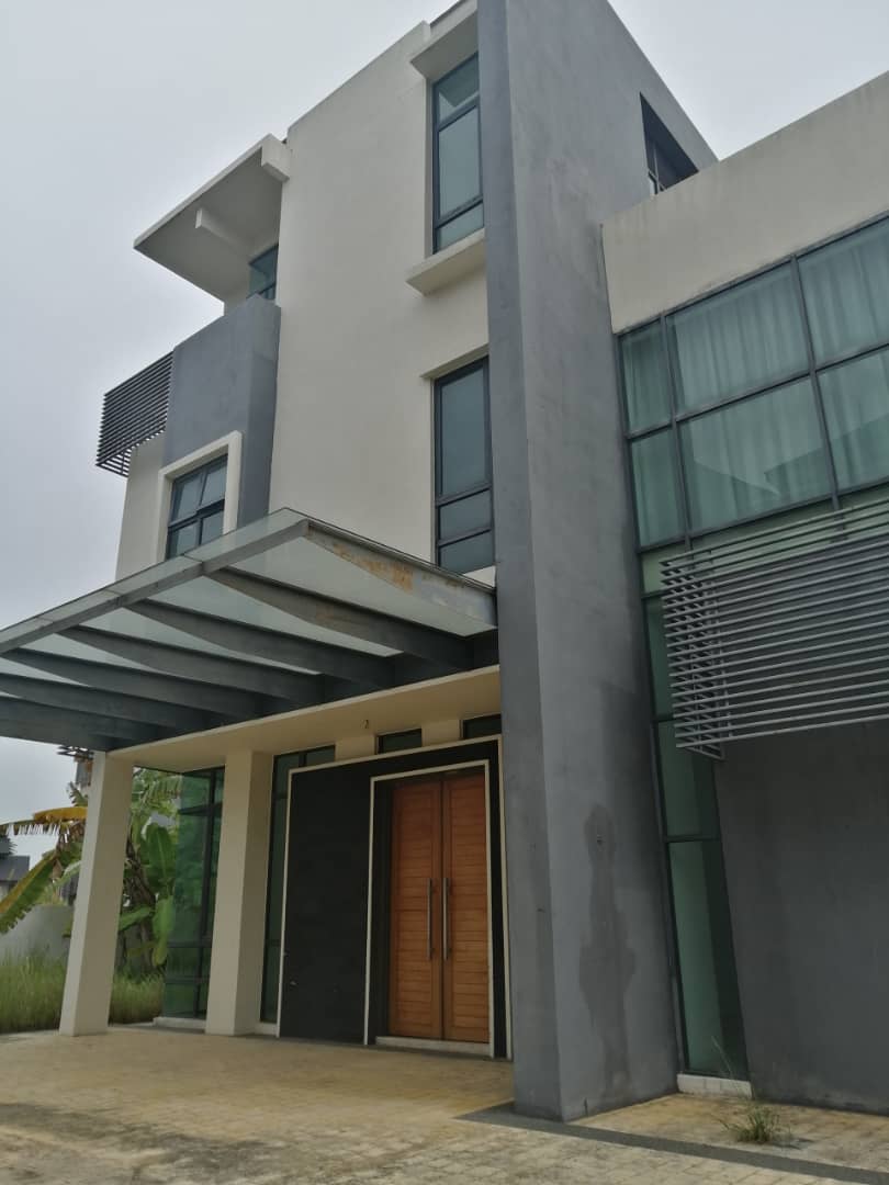 EXCLUSIVE BUNGALOW FOR SALE AT SEKSYEN 7 - photo 2