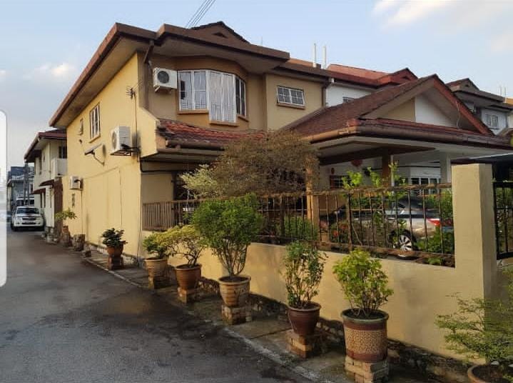 End Lot Taman Puchong Utama 2 - photo 2