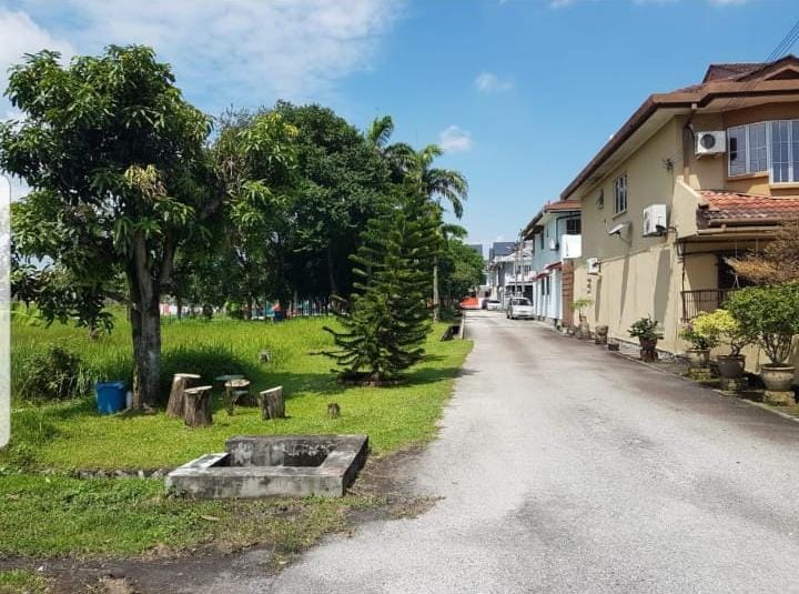 End Lot Taman Puchong Utama 2 - photo 5