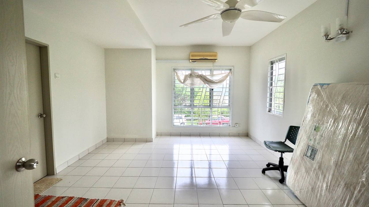 Bandar Baru Enstek Nilai - photo 4