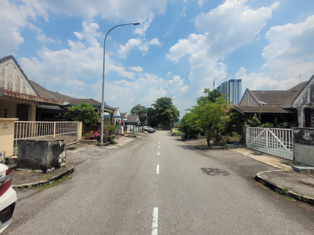 Jalan Suasana, Bandar Tun Hussein Onn - photo 6