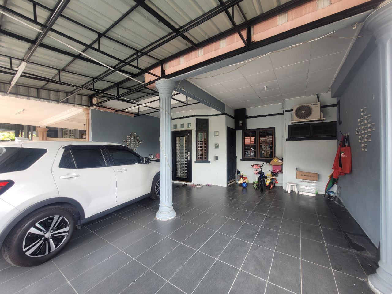 Jalan Suasana, Bandar Tun Hussein Onn - photo 7