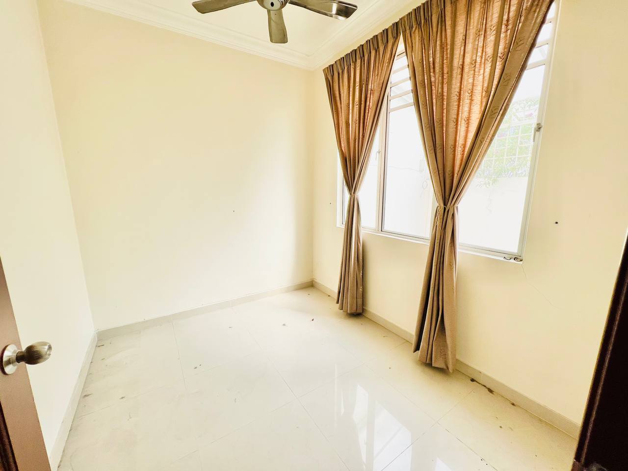 Double Storey Putra Permai Section 10 Putra Height - photo 6