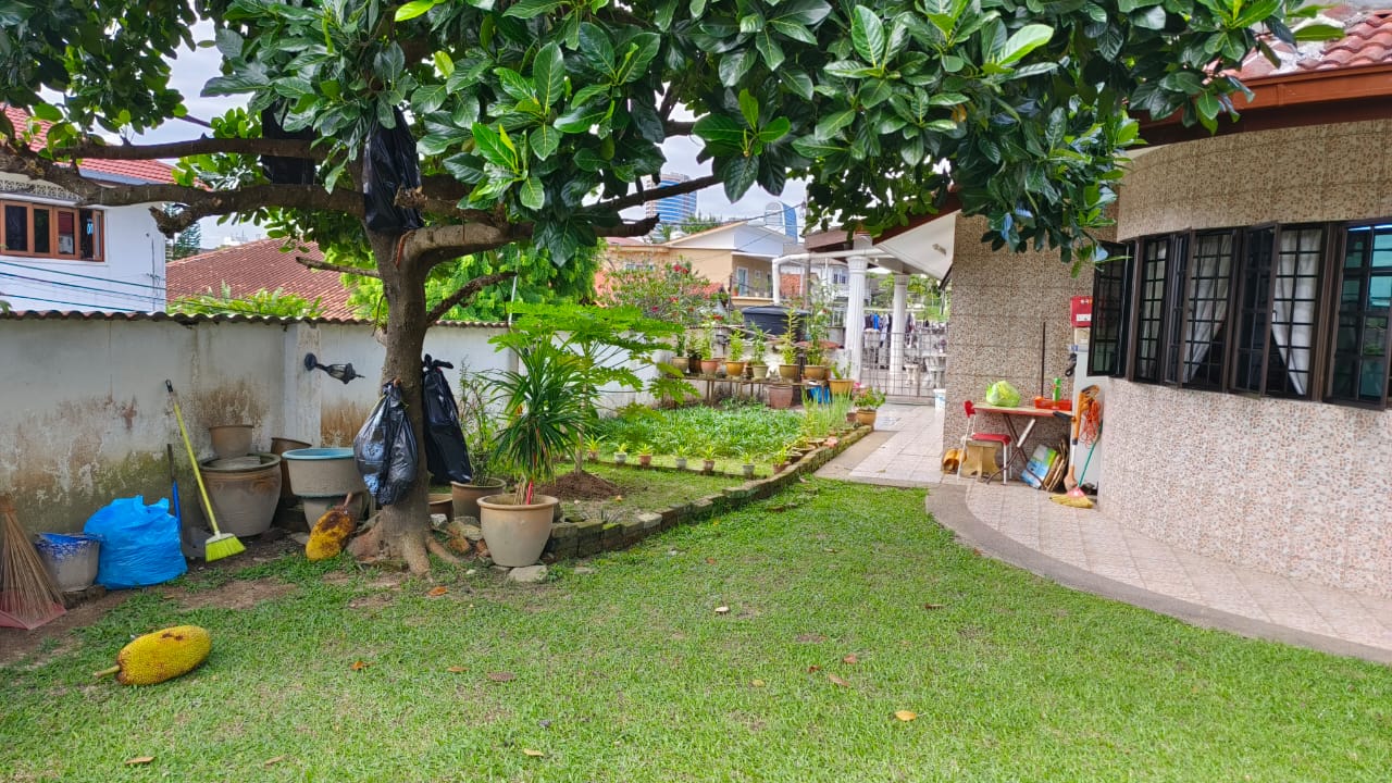 Bungalow House Section 11 Petaling Jaya - photo 2