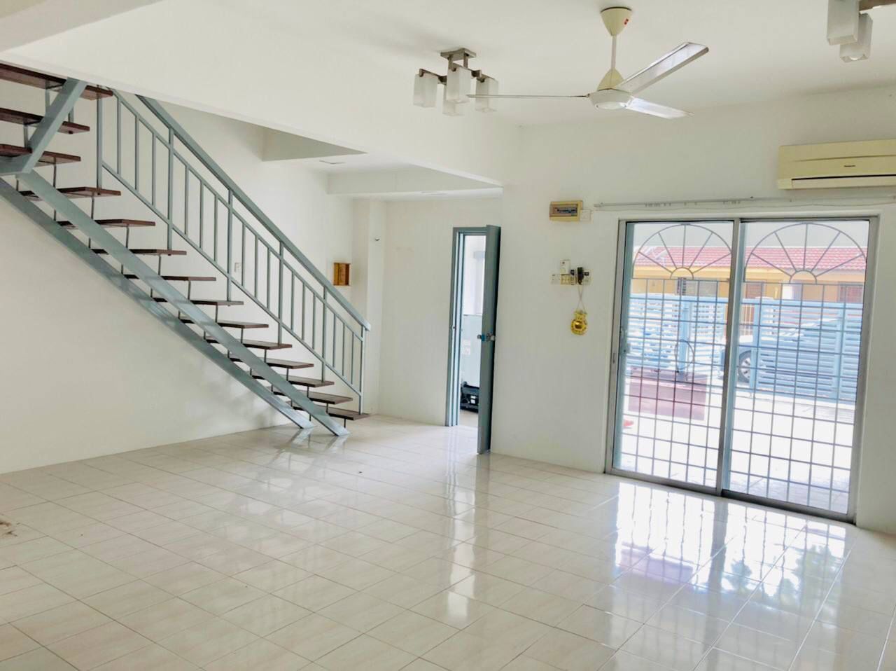 Intermediate Double Storey Bandar Saujana SP6 - photo 4