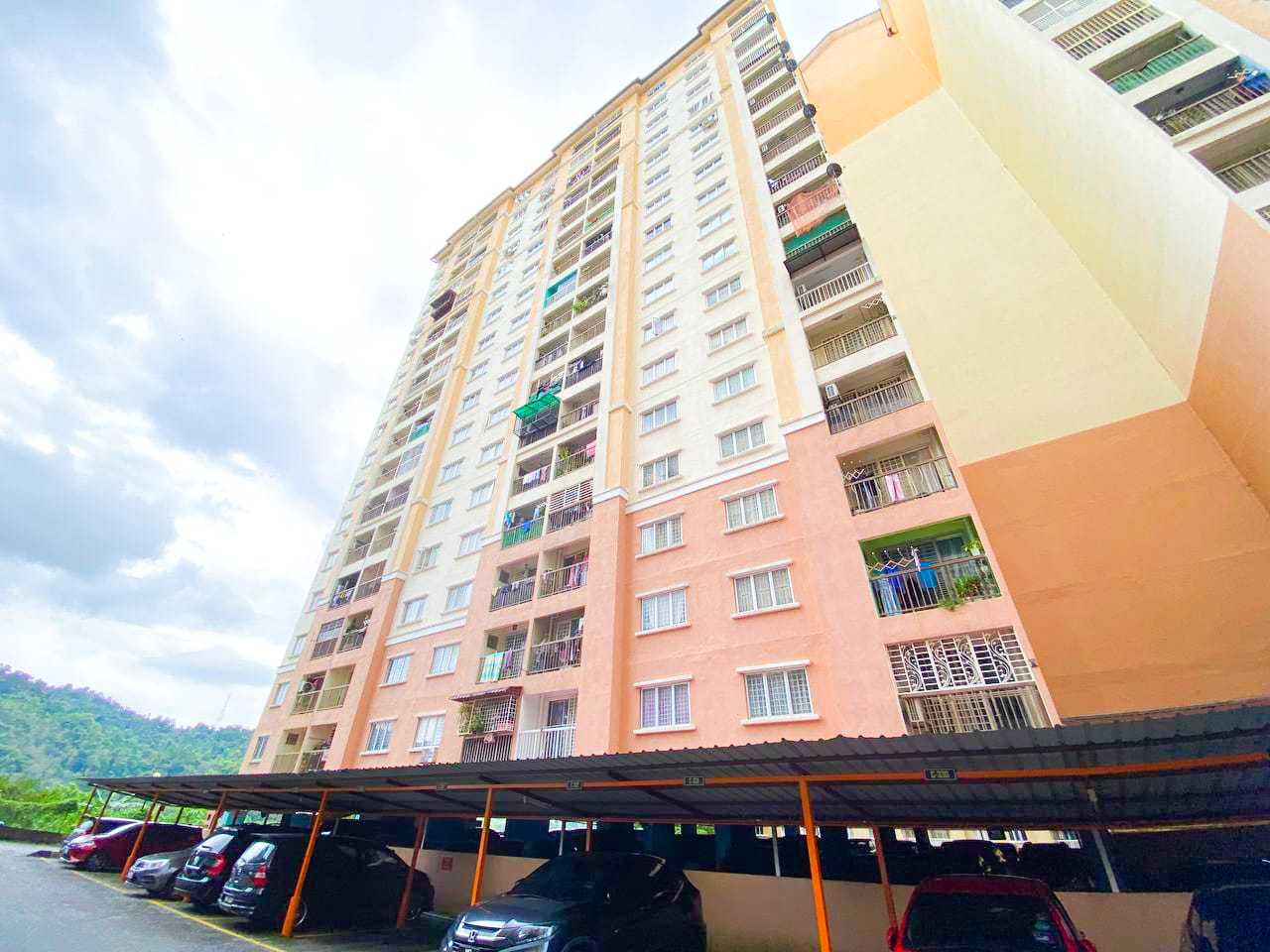 Apartment Lakeview Taman Jasa Perwira Batu Caves - photo 2