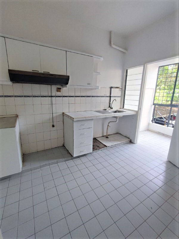 Level 1 Emerald Hill Condominium Ampang - photo 2