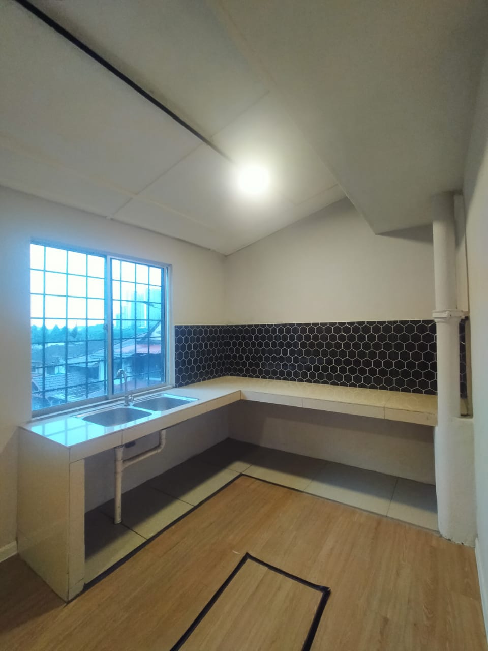 Corner Lot Double Storey Taman Bukit Anggerik KL - photo 3