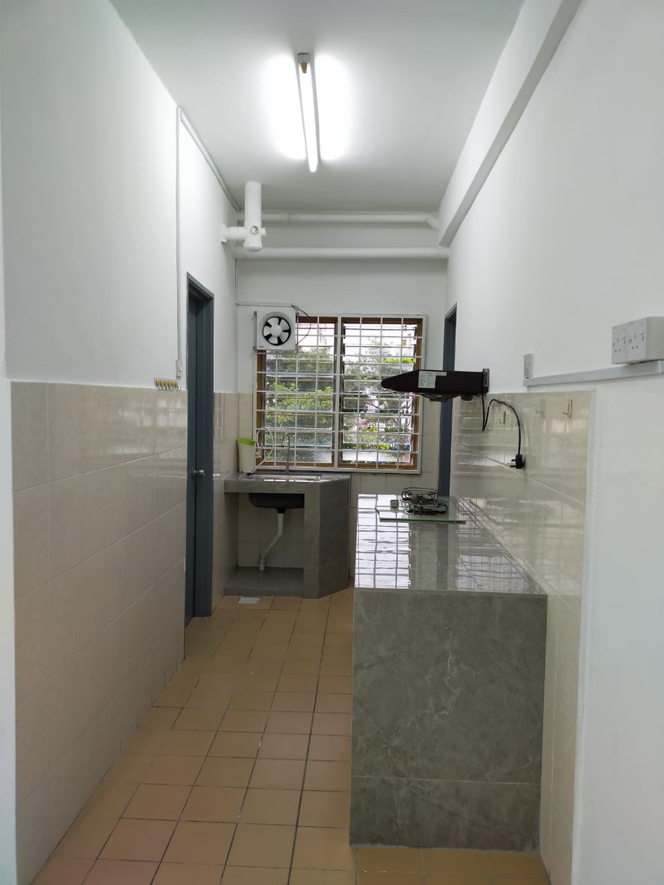 Corner Lot Level 2 Pangsapuri Penaga Mas, Puchong - photo 4