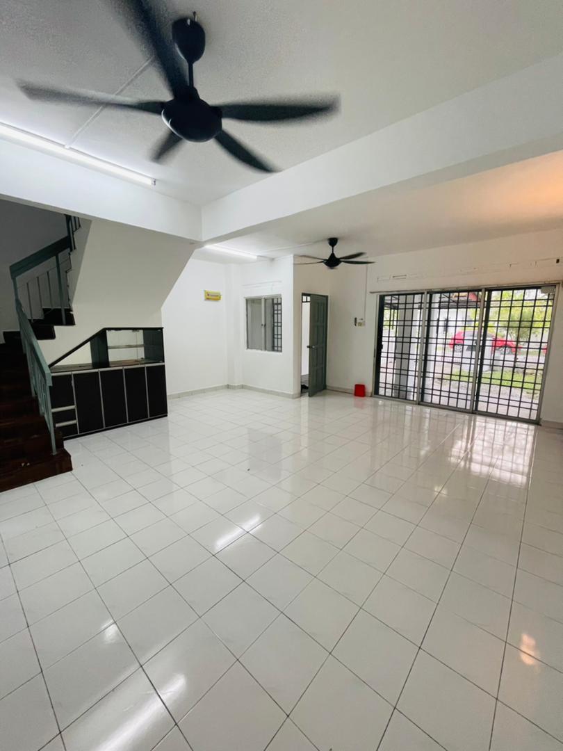 Double Storey at Bandar Seri Ehsan, Banting - photo 4