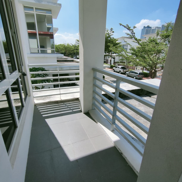 Double Storey Bungalow at Casa Idaman, Setia Alam - photo 3
