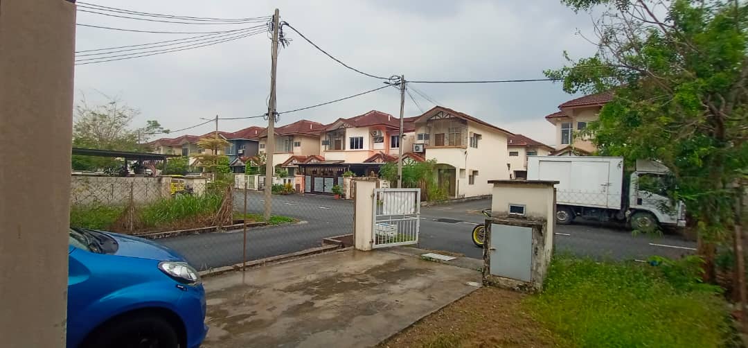 End Lot Double Storey Tmn Alam Perdana Puncak Alam - photo 2
