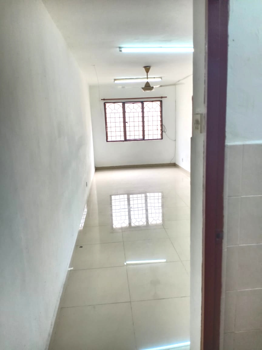 L3 Renovated Apartment Lestari, Damansara Damai - photo 3