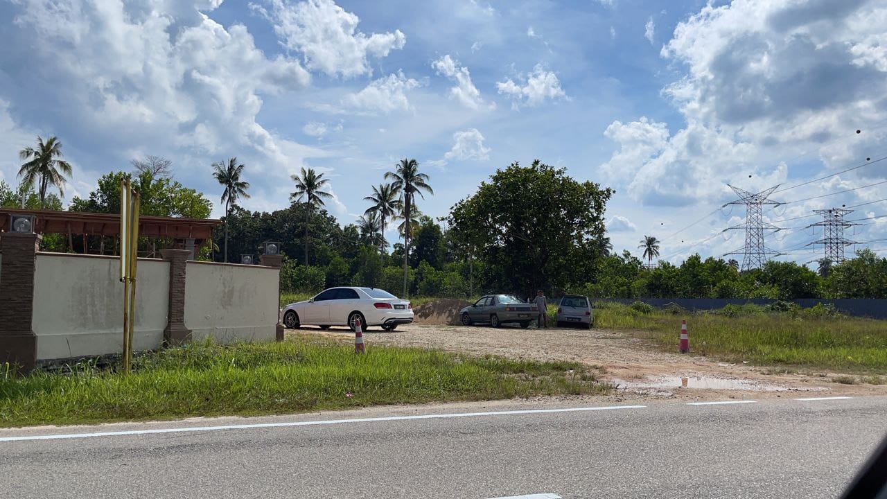 Freehold Tanah Lot Bungalow Bandar Kuantan Pahang - photo 3