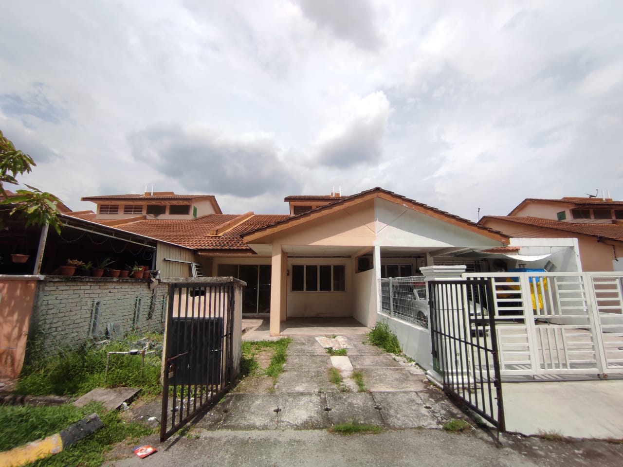 Facing Open, Freehold 1 Storey Tmn Meru Ria, Klang - photo 2