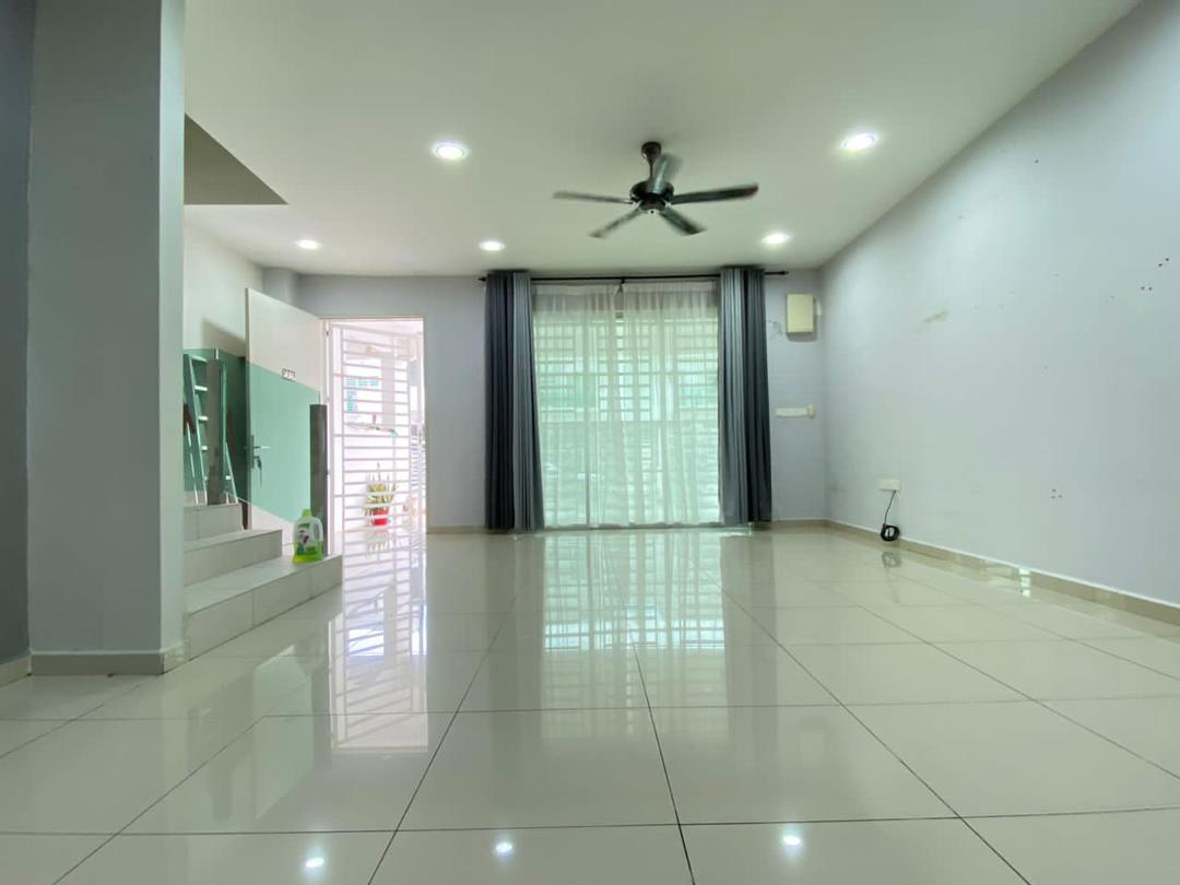 Renovated 2 Storey Hijayu 3d at Bndar Sri Sendayan - photo 3