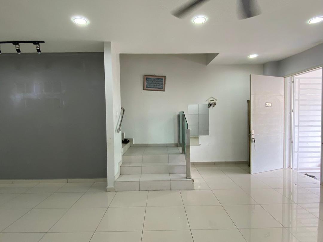 Renovated 2 Storey Hijayu 3d at Bndar Sri Sendayan - photo 9