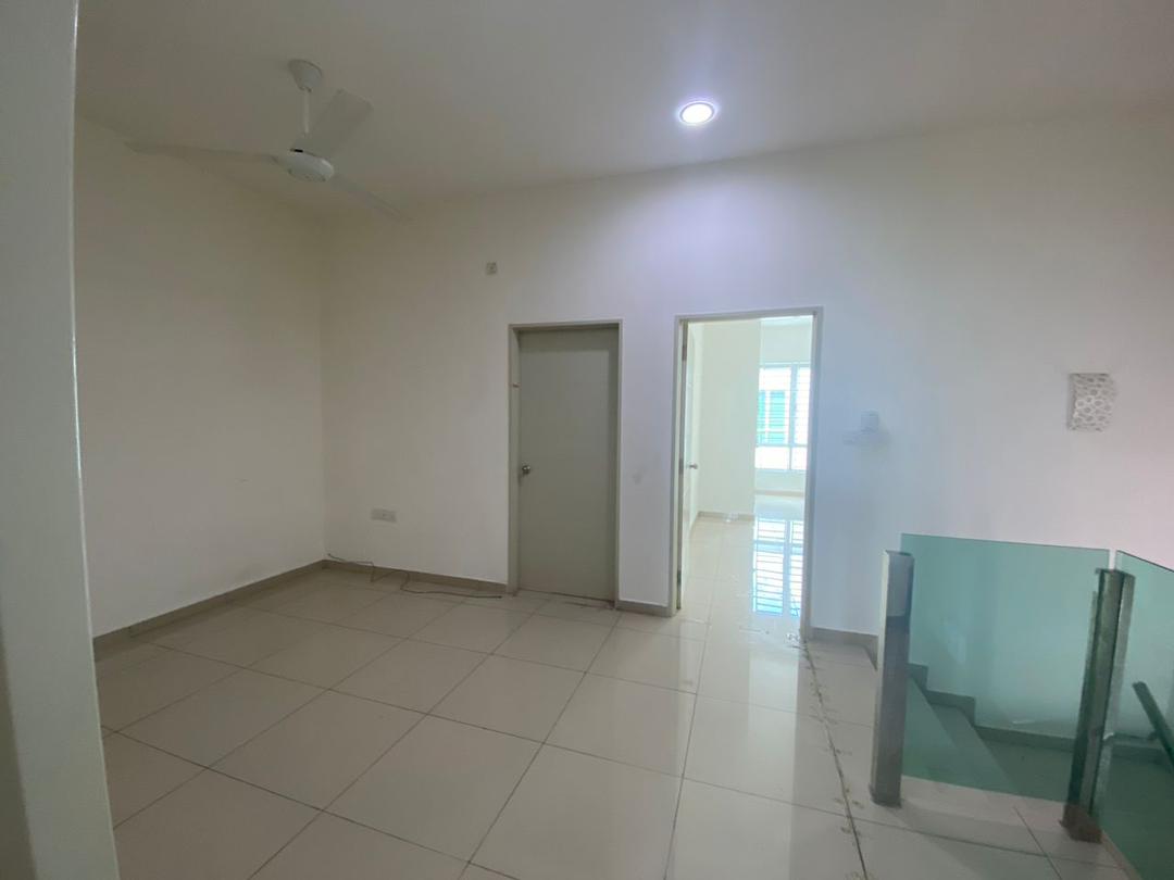Renovated 2 Storey Hijayu 3d at Bndar Sri Sendayan - photo 11