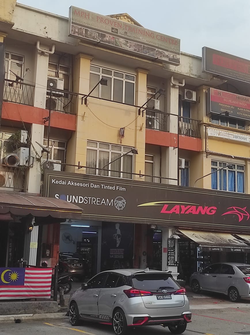 3 Storey Shoplot at Seksyen 23 Shah Alam - photo 3