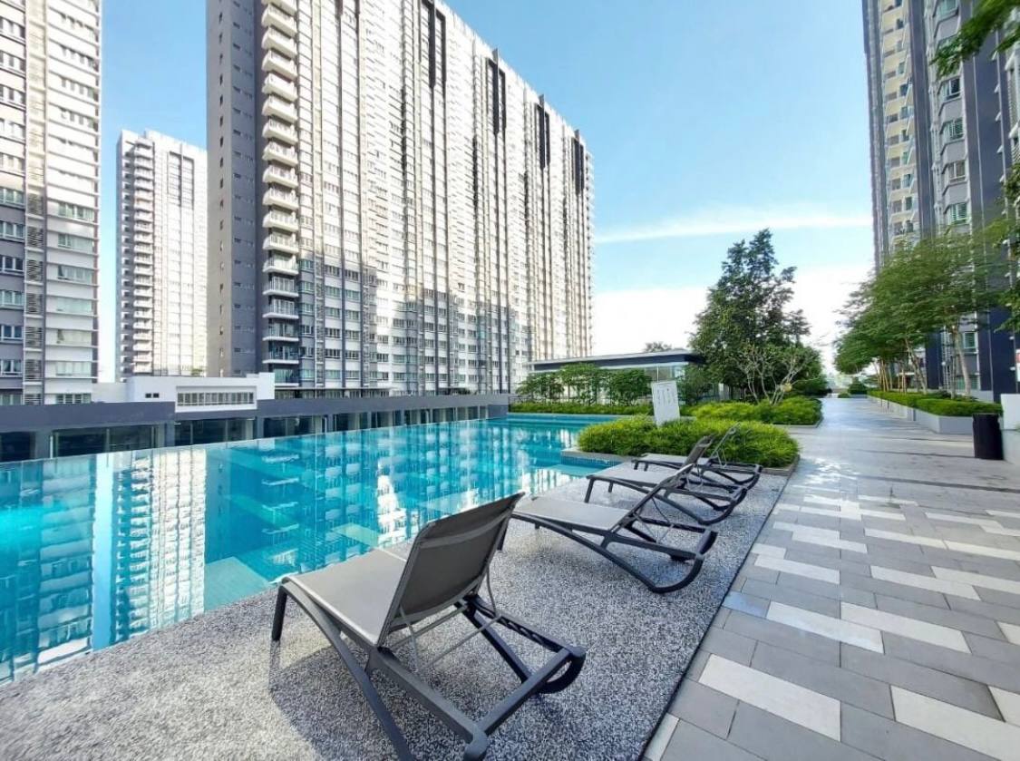 Partly Furnished Savanna Executive Suite, Dengkil - photo 2
