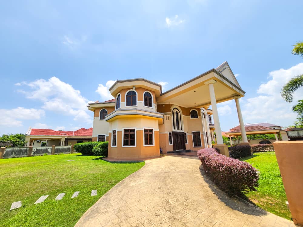 Luxury 2 Storey Bungalow at Kota Warisan Sepang - photo 3