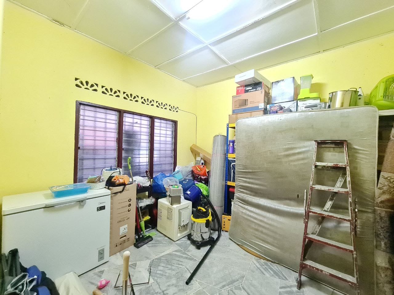 Facing Open Single Storey Tmn Lingkaran Nur Kajang - photo 8