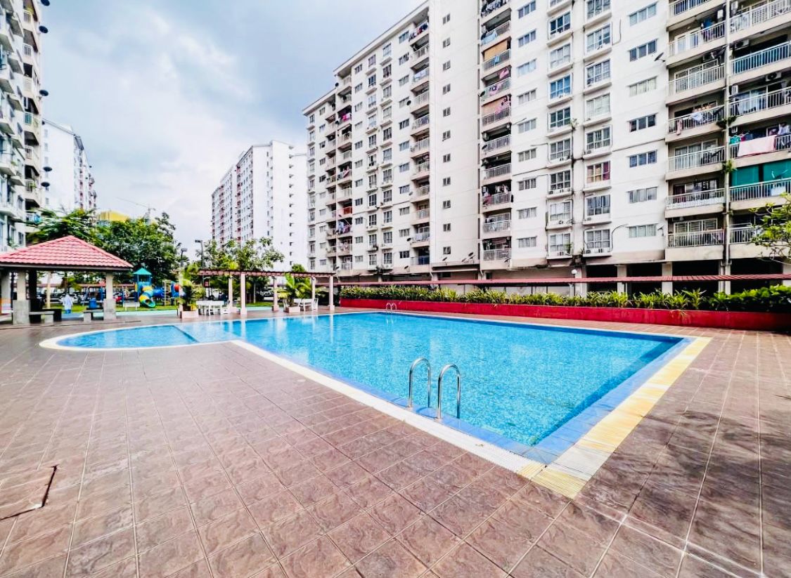 Renovated Cahaya Permai Apartment, Seri Kembangan - photo 3