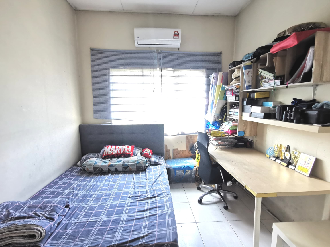 Renovated 2 Storey Tmn Suria Tropika Seri Kembangn - photo 10