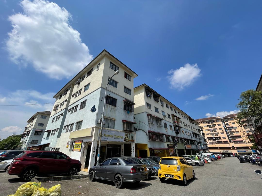 Near Mrt Shop Apartment Putra Raya, Seri Kembangan - photo 2