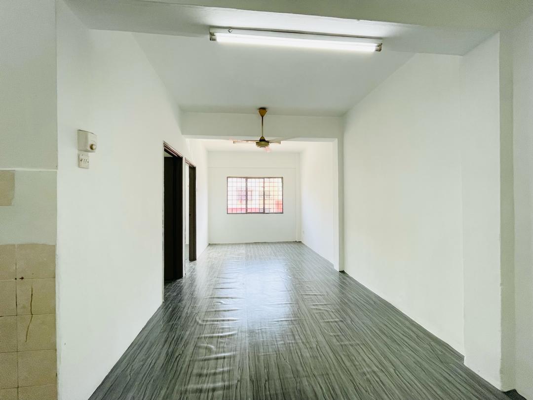 Near Mrt Shop Apartment Putra Raya, Seri Kembangan - photo 6
