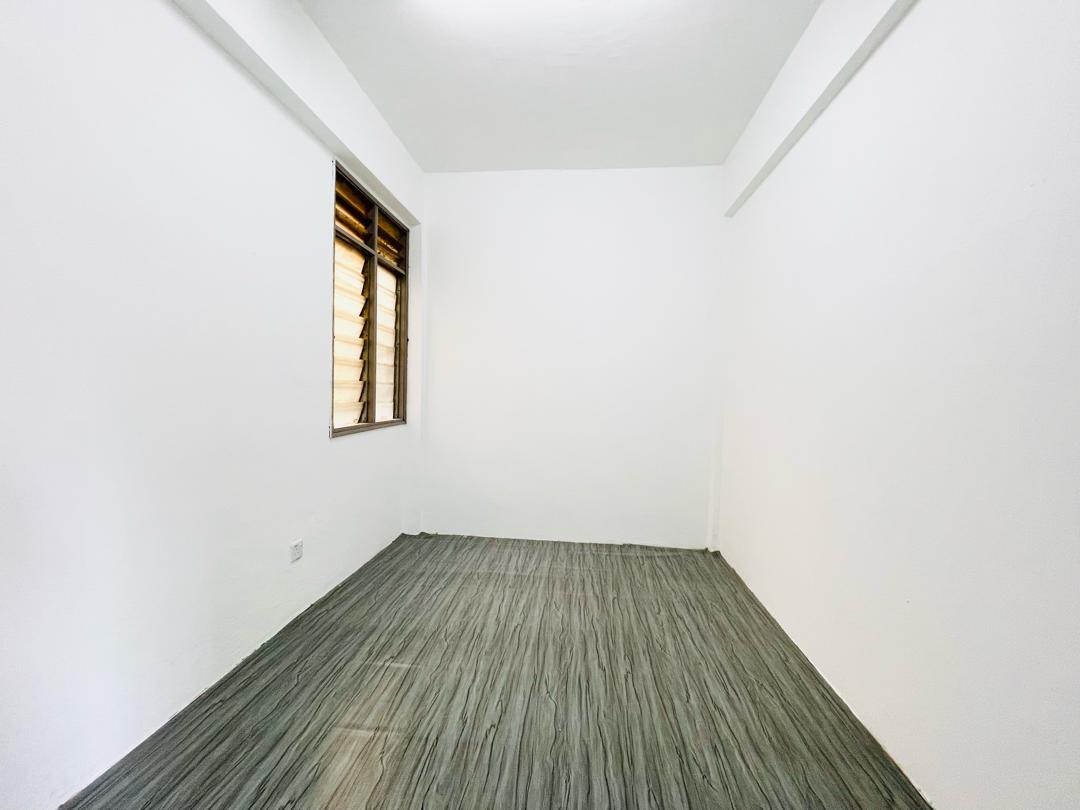 Near Mrt Shop Apartment Putra Raya, Seri Kembangan - photo 11