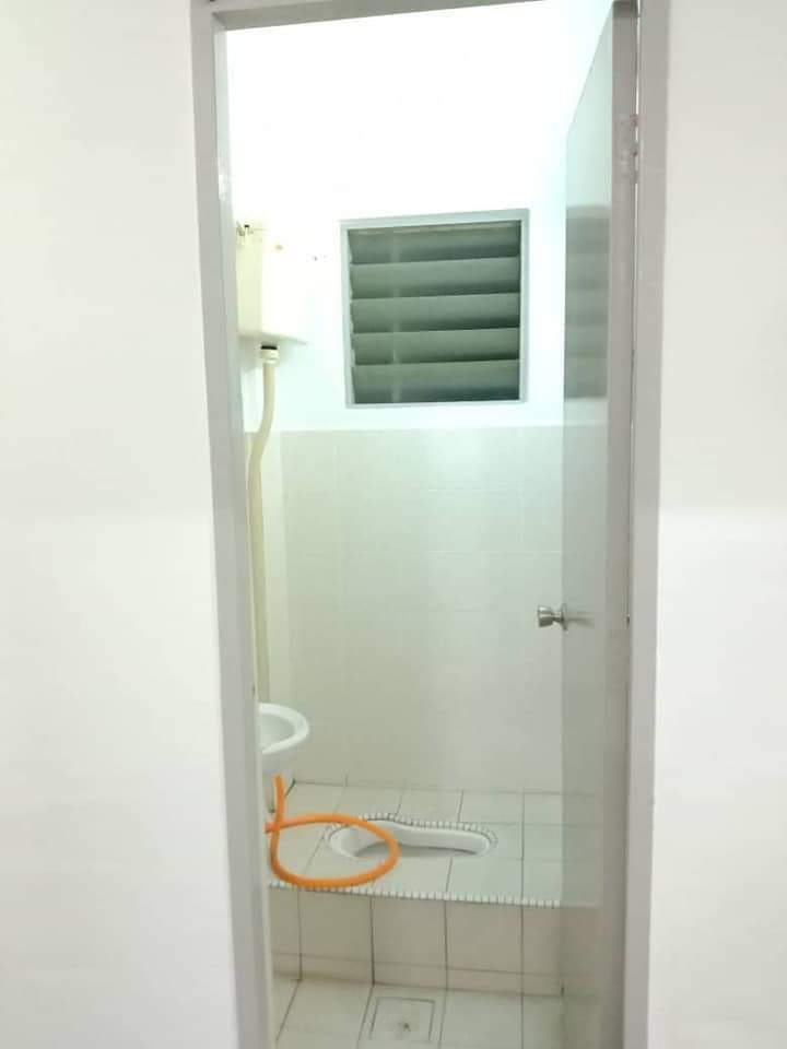 Murah Top Floor Apartment Puchong Court 2, Puchong - photo 8