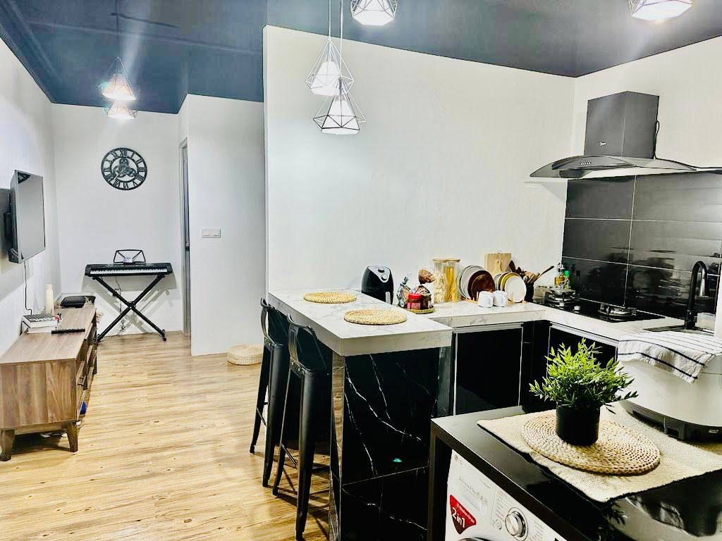 Fully Furnished Suria Jaya Soho Seksyen 16, Shah A - photo 9