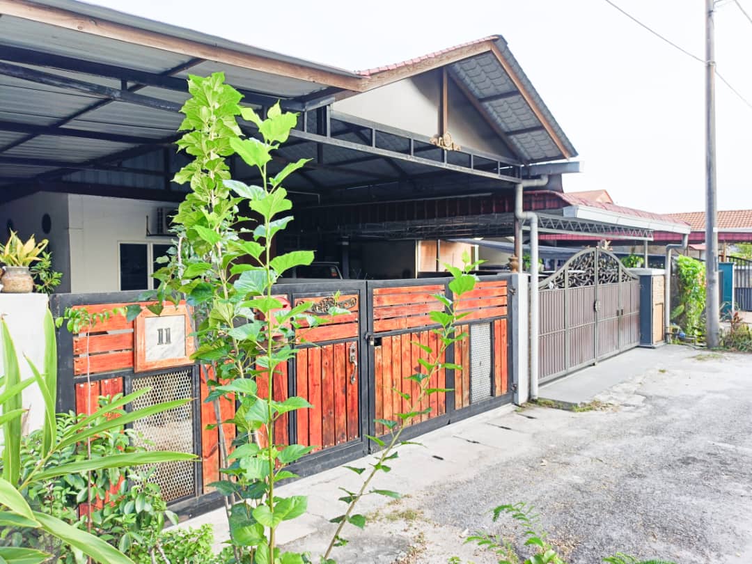 Facing Open Single Storey Tmn Sementa Klang - photo 2