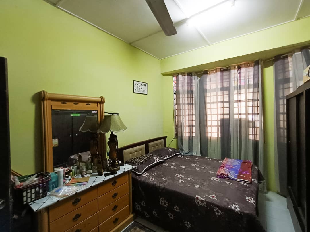 Facing Open Single Storey Tmn Sementa Klang - photo 11