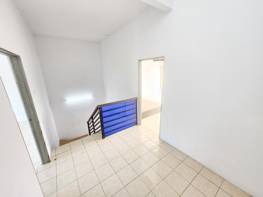 Corner Lot Double Storey Jln Kebun Shah Alam - photo 8