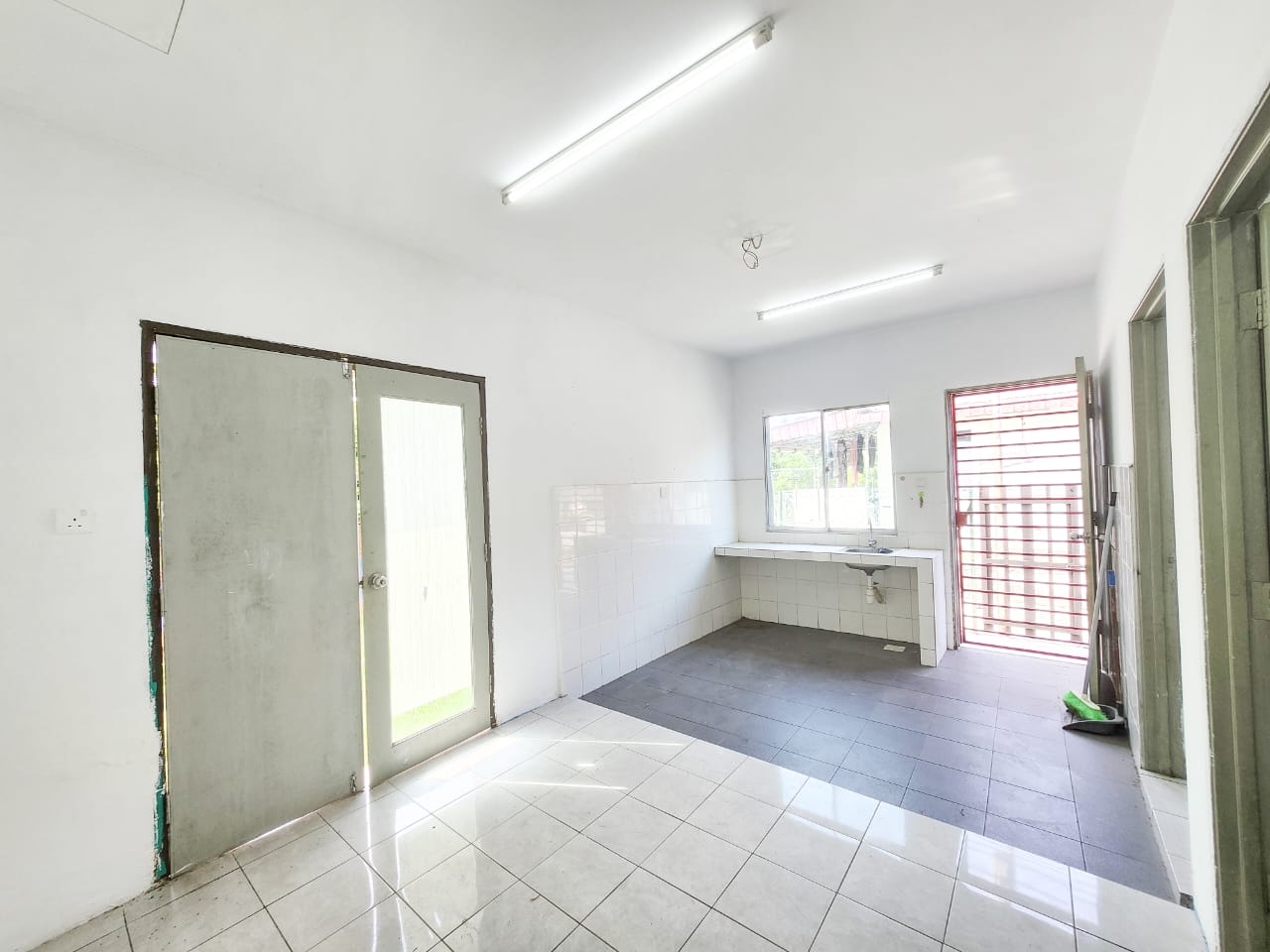 Corner Lot Double Storey Jln Kebun Shah Alam - photo 12