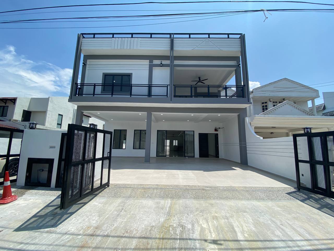 Facing open Refurbished 2 Storey Semi D SS14 Suban - photo 2