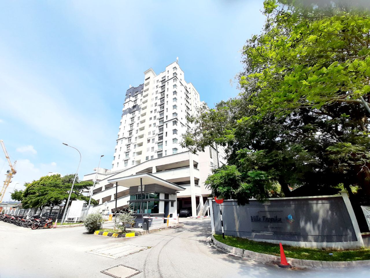 End Lot Renovated Villa Tropika Apartment , Kajang - photo 3