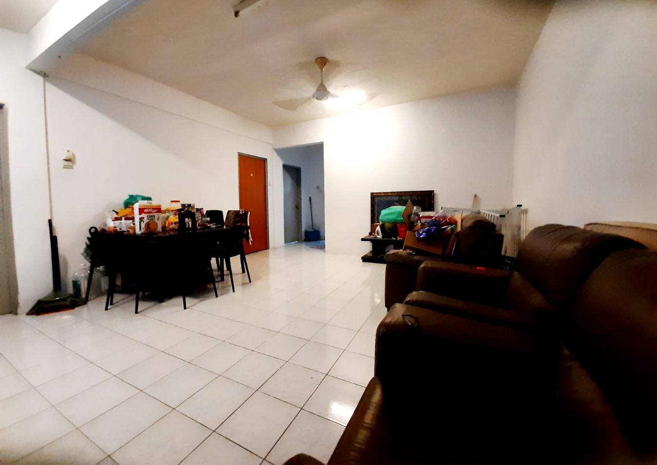 End Lot Renovated Villa Tropika Apartment , Kajang - photo 10