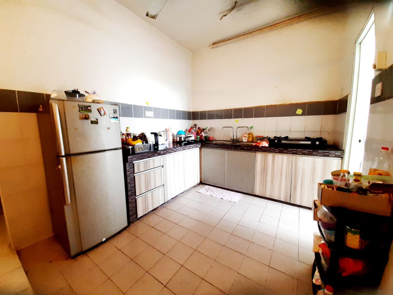 End Lot Renovated Villa Tropika Apartment , Kajang - photo 12